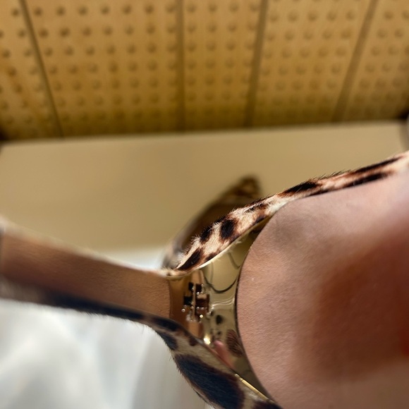 Tory Burch Leopard Print Women's Shoes - Picture 6 of 6